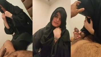A Sexy Blowjob for a Woman Wearing a Headscarf