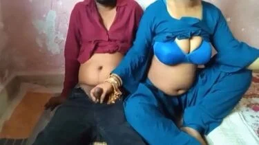 Auntie Pleases Servant in Bf Hindi Mein Video