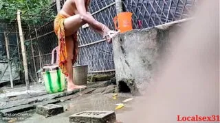 Bhabhi&#8217;s dog-like School XXX pussy outdoors