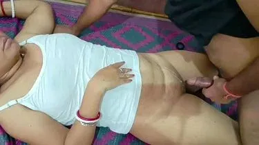 Cousin&#8217;s delicious Bhojpuri XXX cream-pied pussy
