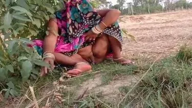 Dehati maid&#8217;s pussy display in English video