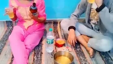 Girlfriend&#8217;s pussy Hindi Sexy Blue Film beer party