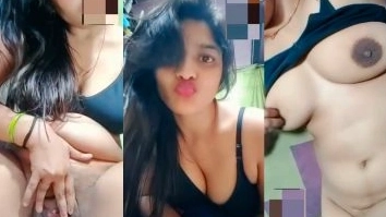 Sexy Girl Enjoys Video Call Sex